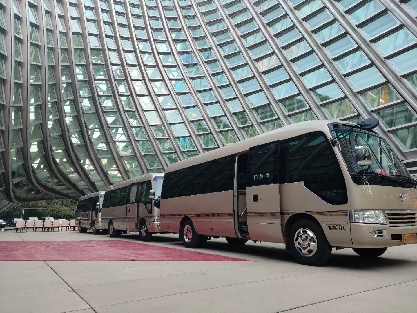 商務考斯特(19座)租車價格